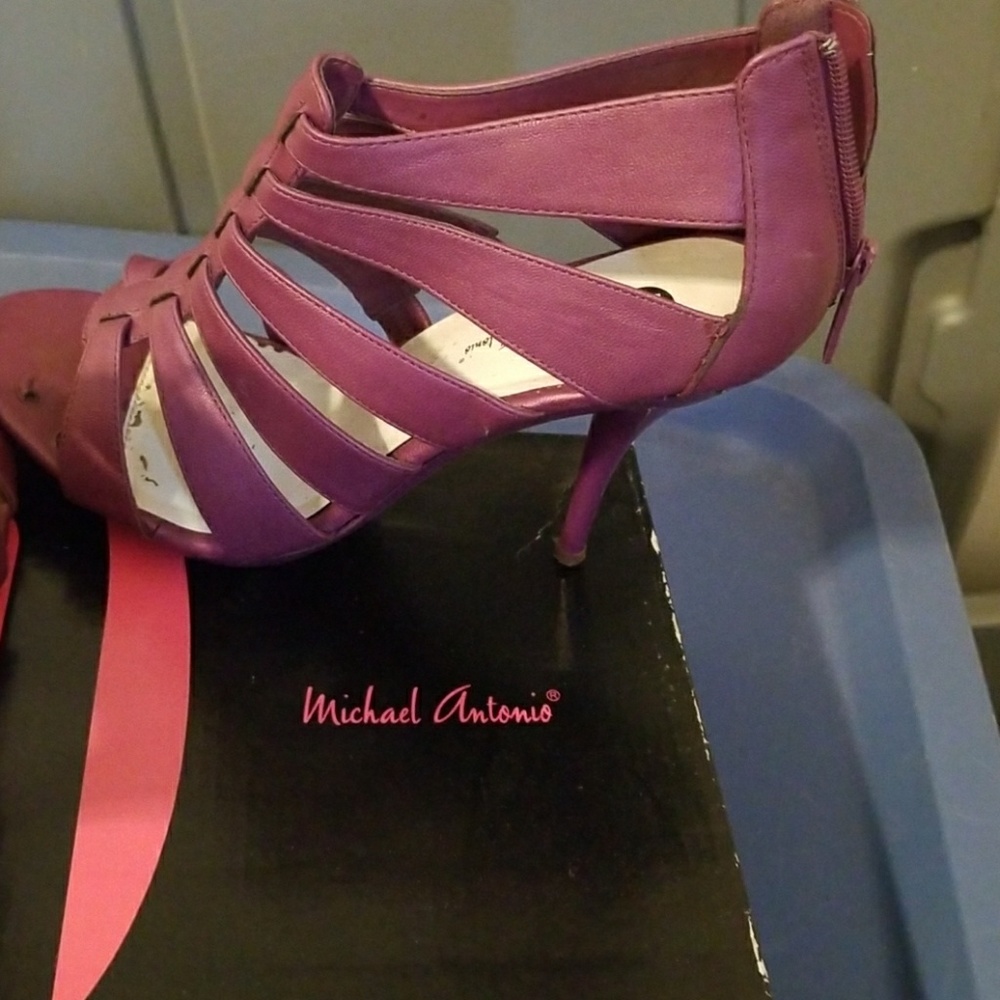 Shoes - Picture 4 of 4